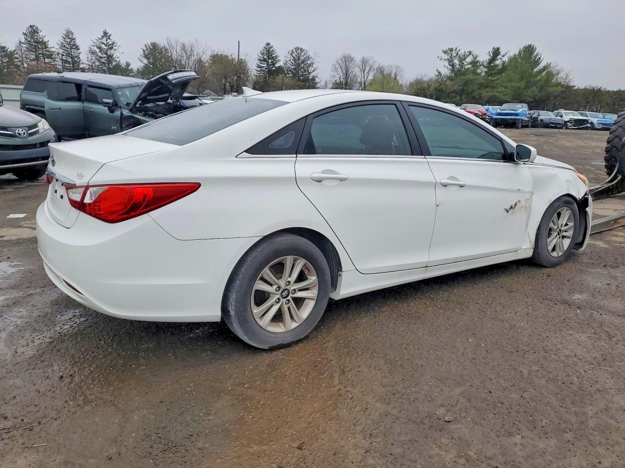 2013 Hyundai Sonata Gls - Image 3