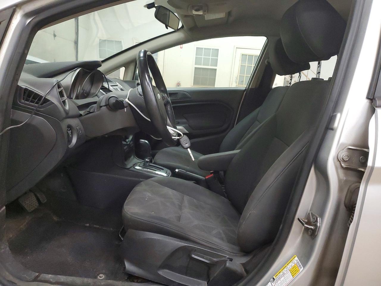 2013 Ford Fiesta Se - Фото 7
