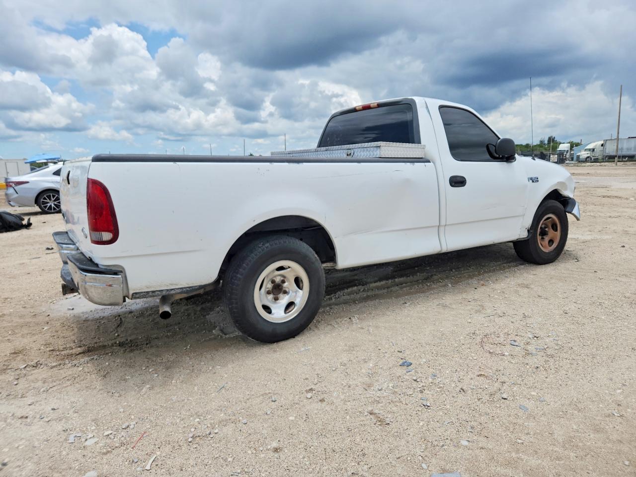 2000 Ford F150 - Фото 3