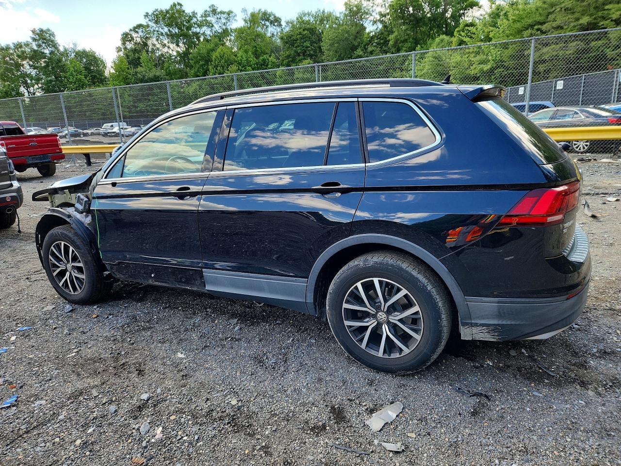 2019 Volkswagen Tiguan Se - Фото 2