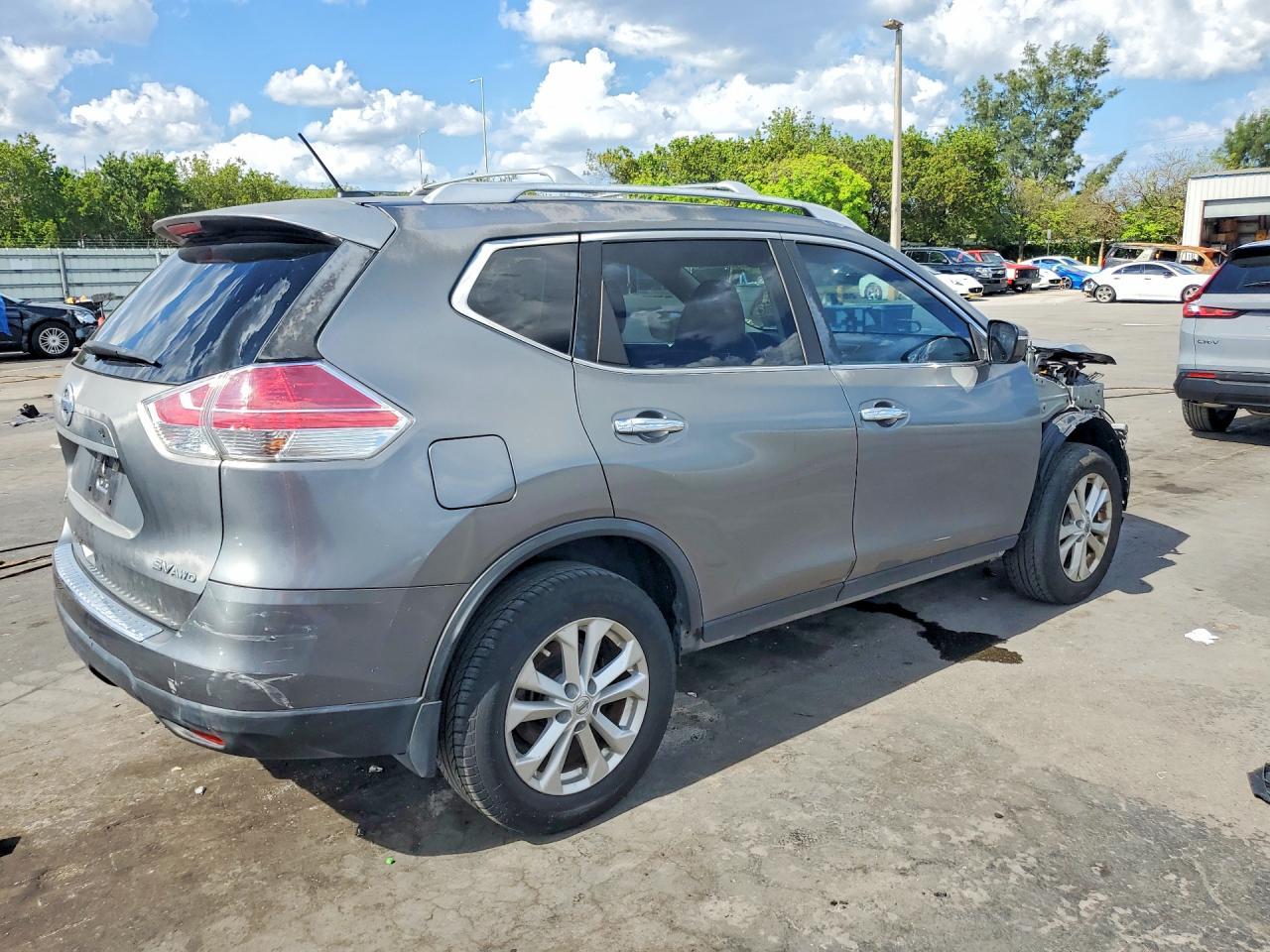 2015 Nissan Rogue Sv - Image 3
