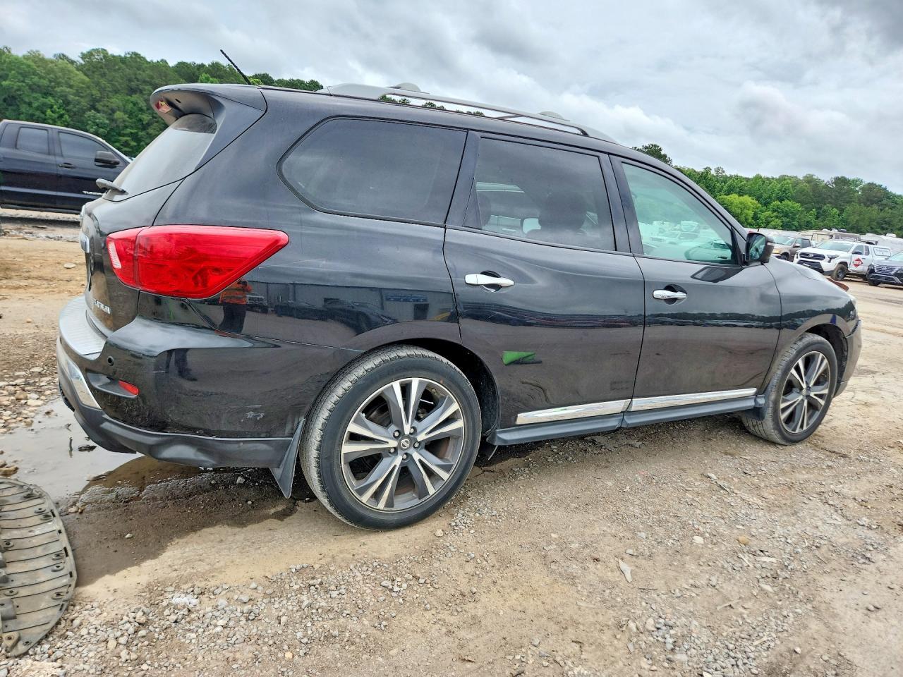 2018 Nissan Pathfinder Platinum - Фото 3