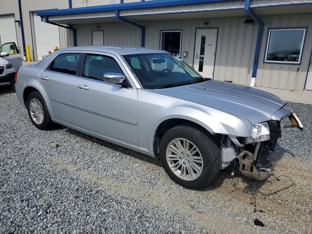 2009 Chrysler 300 Lx - Image 4