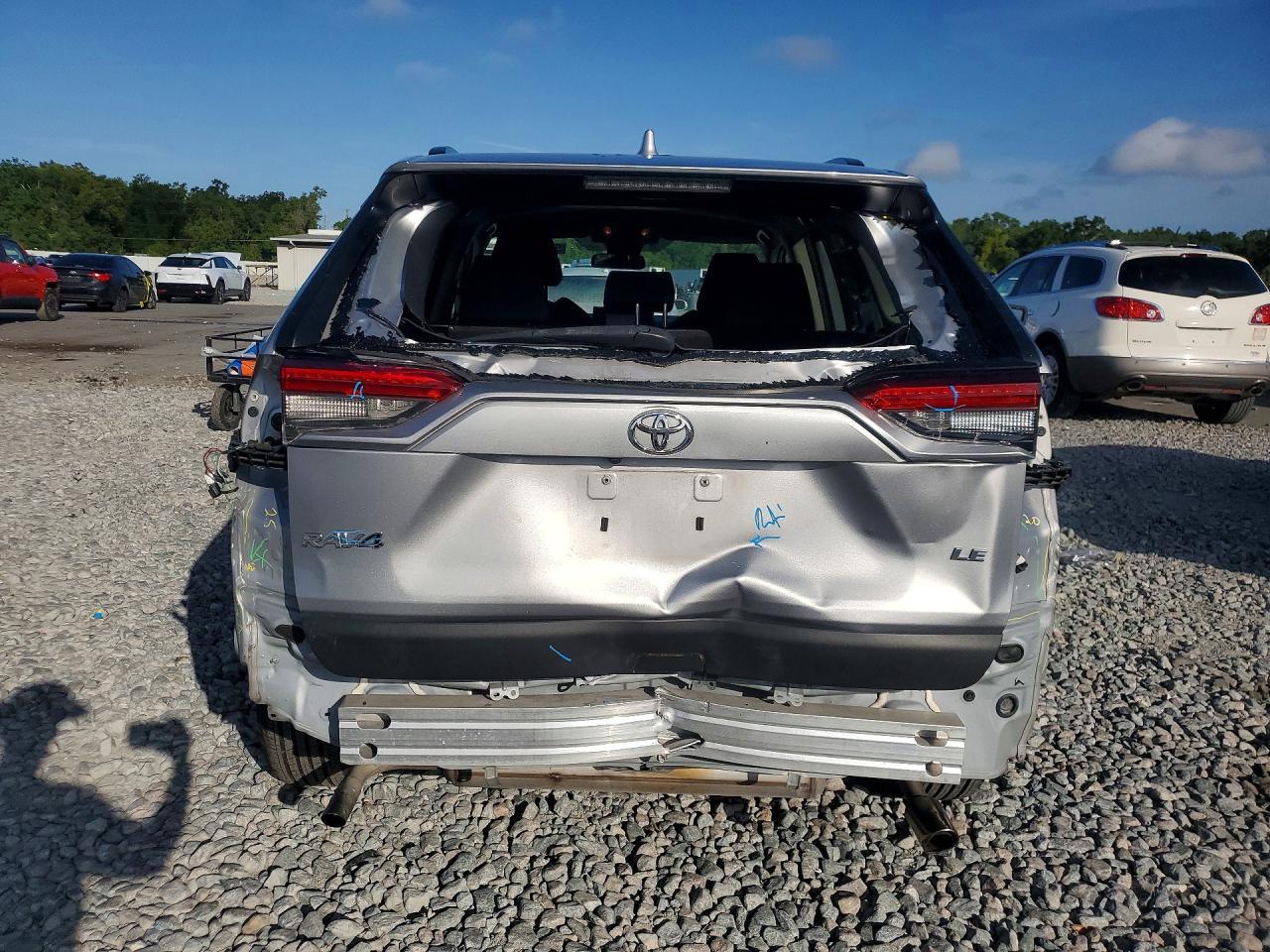 2021 Toyota Rav4 Le - Фото 6