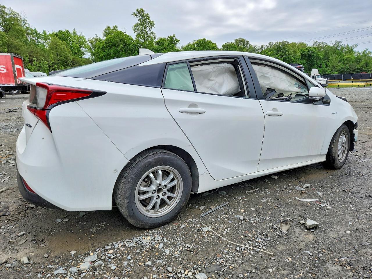 2020 Toyota Prius Le - Фото 3