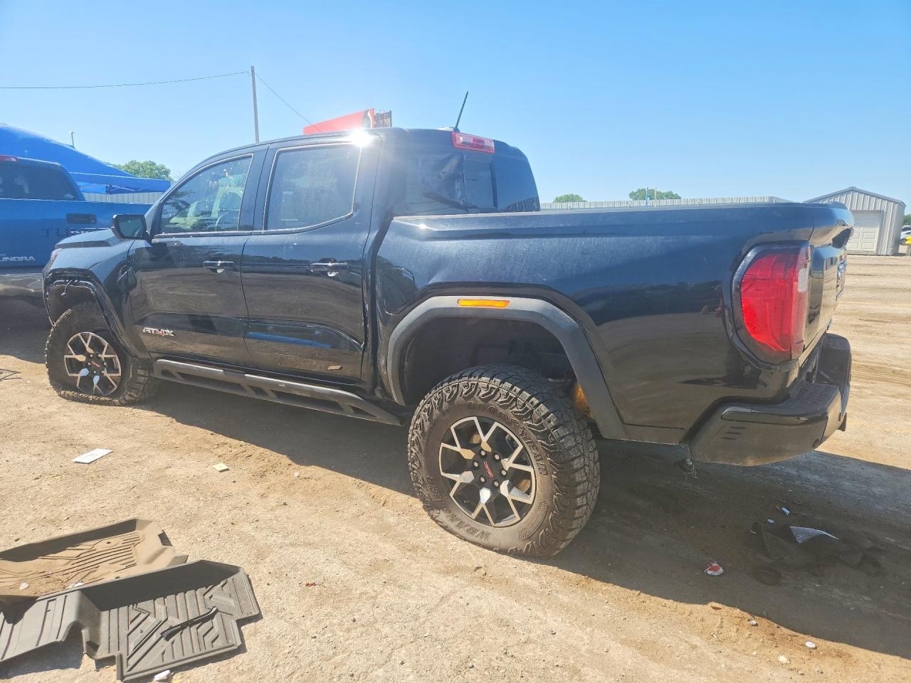 2026 GMC Canyon At4X - Фото 2
