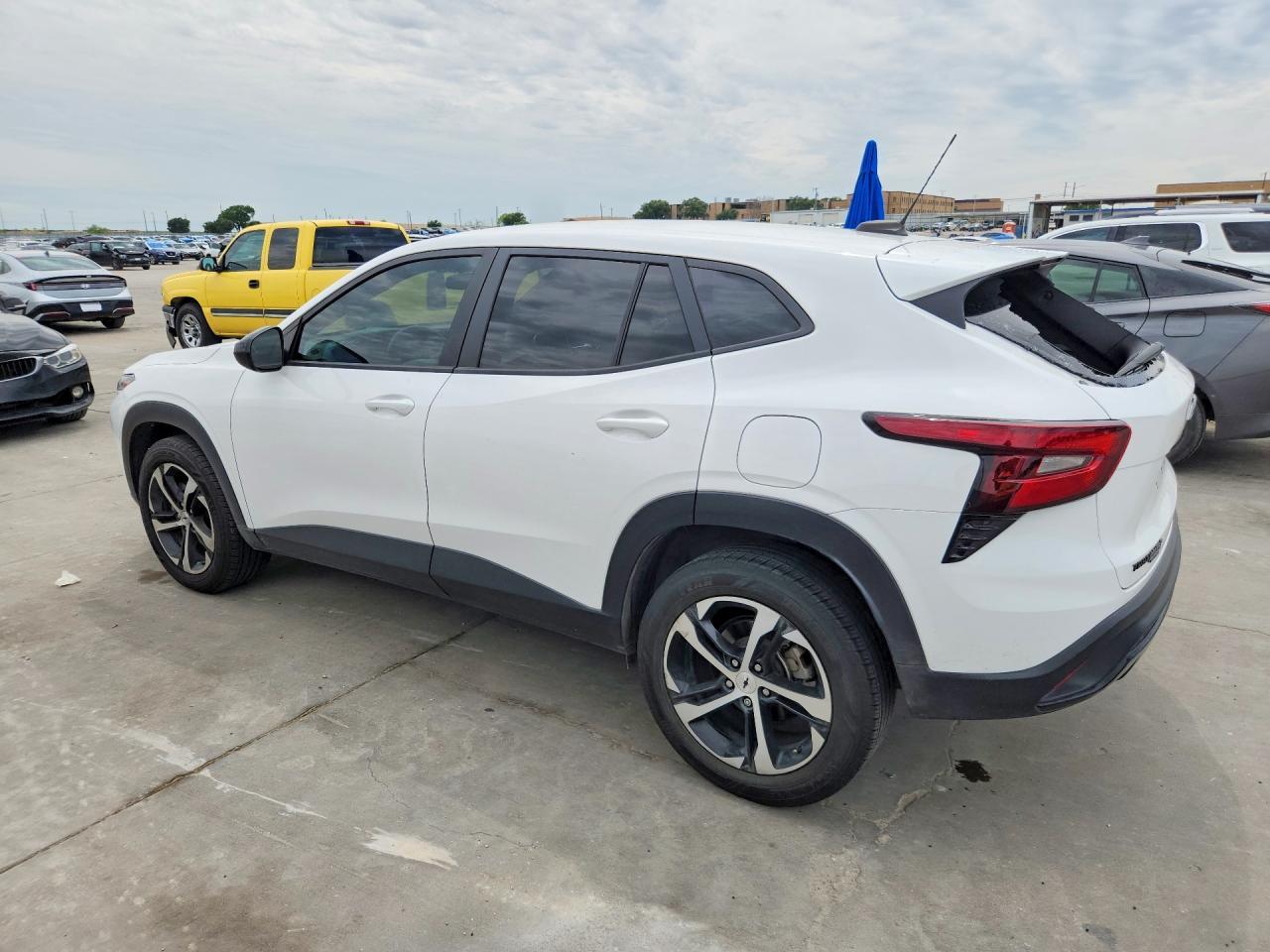 2024 Chevrolet Trax 1Rs - Фото 2