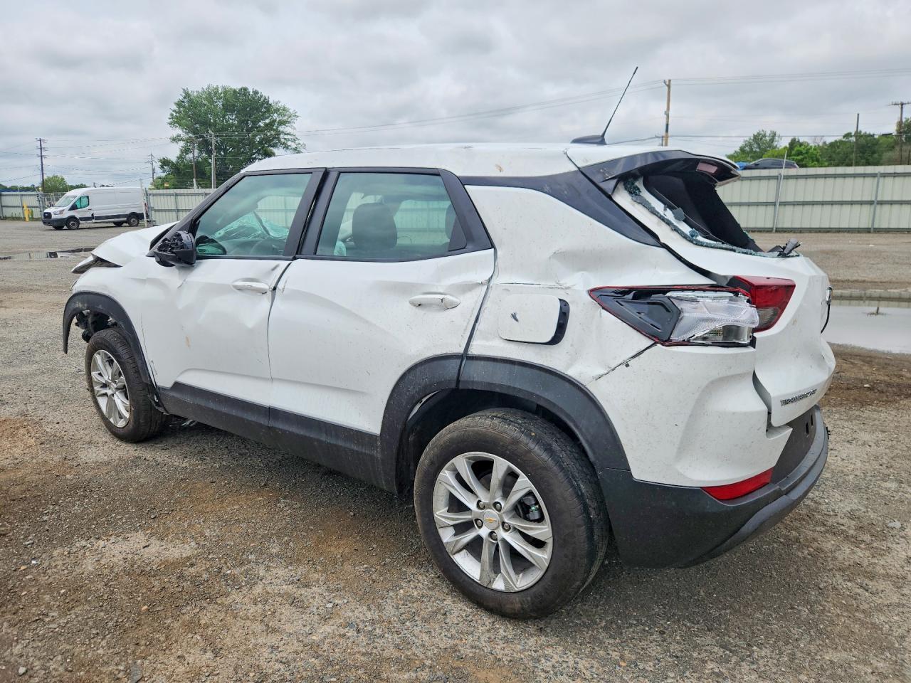 2023 Chevrolet Trailblazer Ls - Image 2