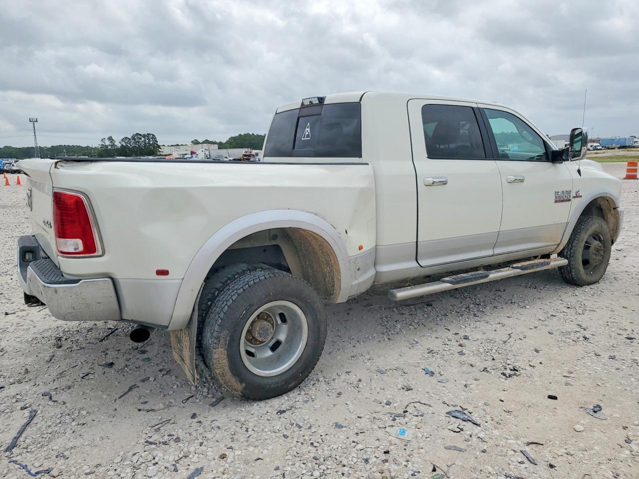 2018 Ram 3500 Laramie - Image 3