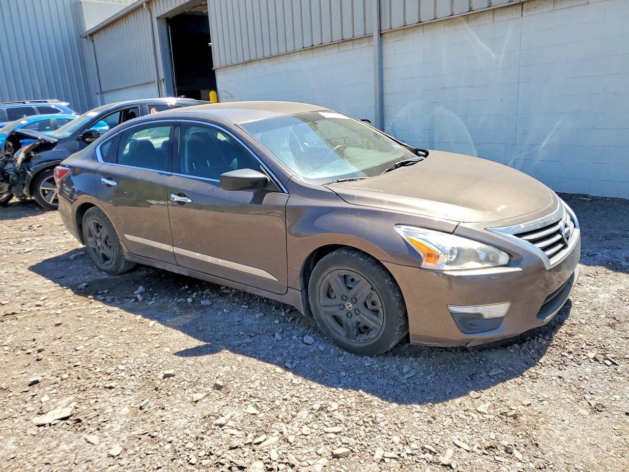 2015 Nissan Altima 2.5 S - Фото 4