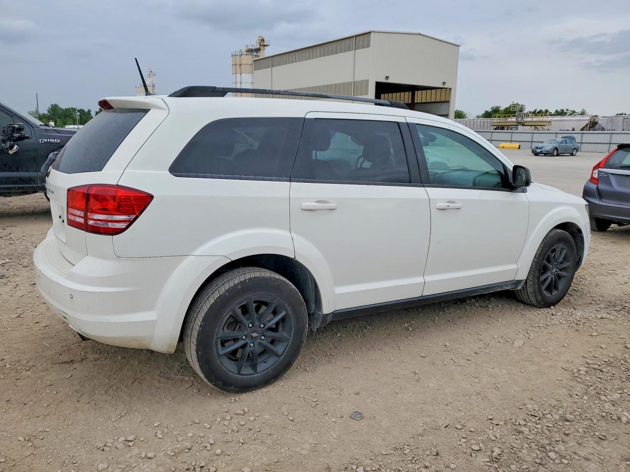 2020 Dodge Journey Se - Фото 3
