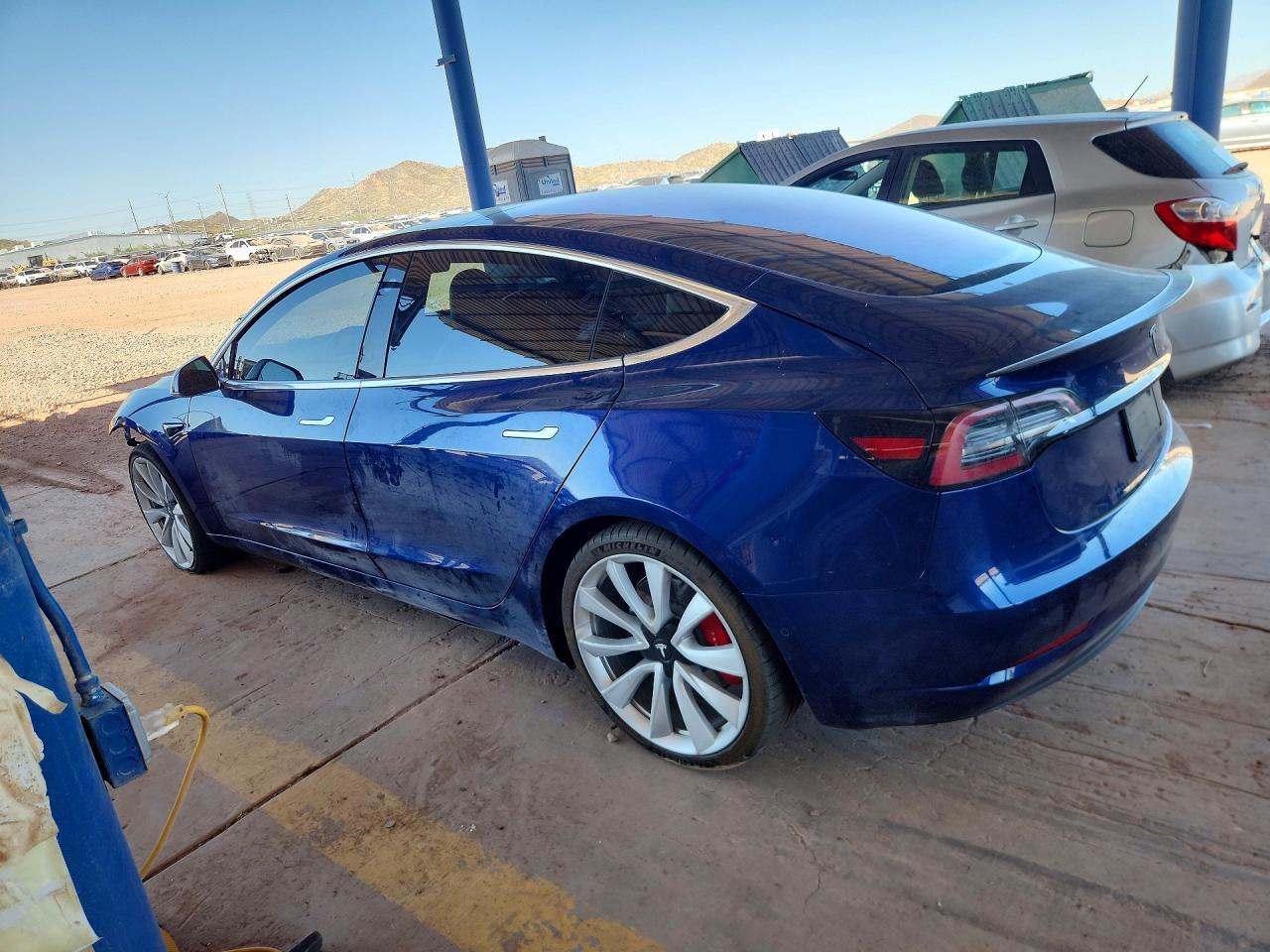 2019 Tesla Model 3 - Фото 2