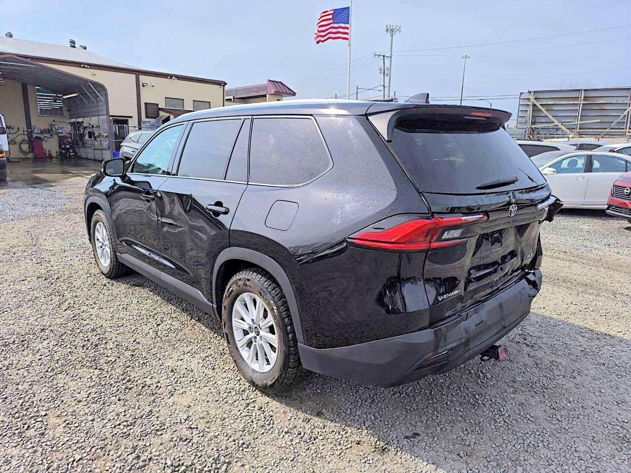 2024 Toyota Grand Highlander Hybrid Xle - Image 2