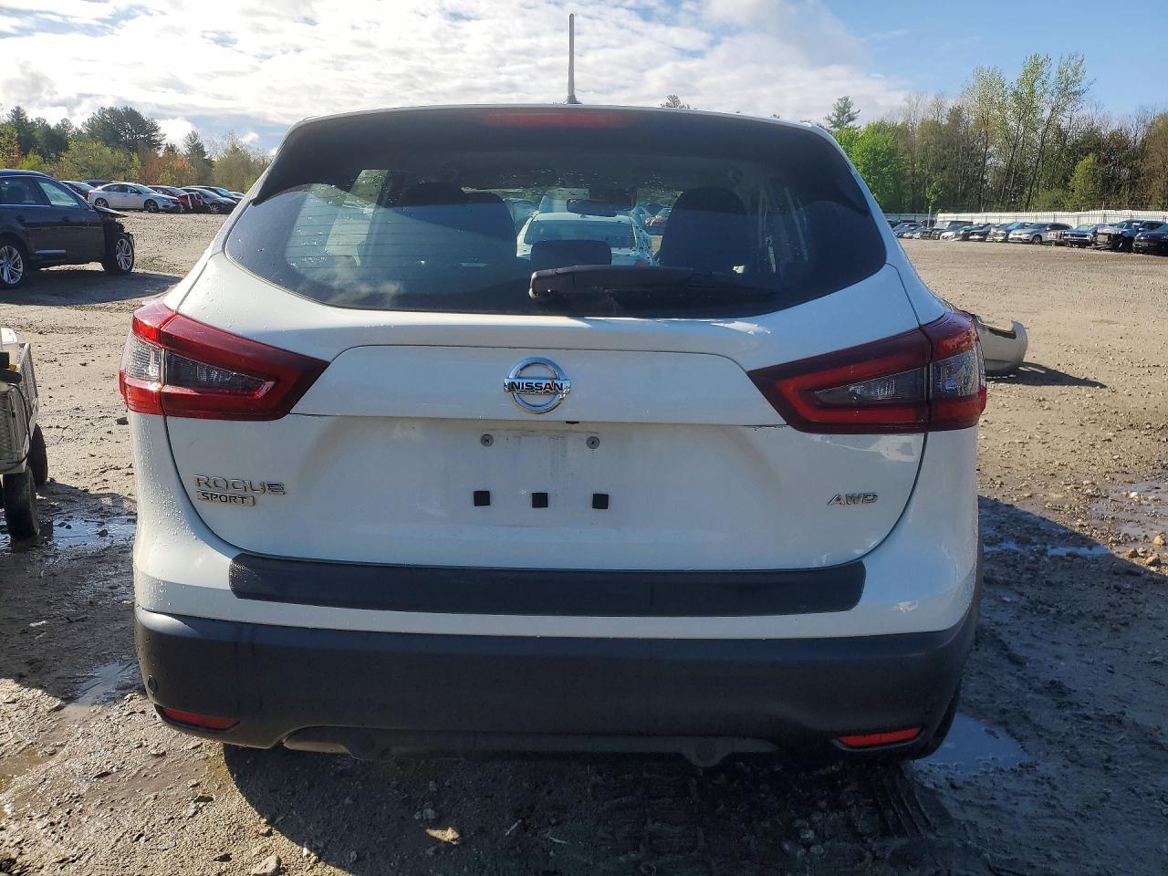 2021 Nissan Rogue Sport S - Фото 6