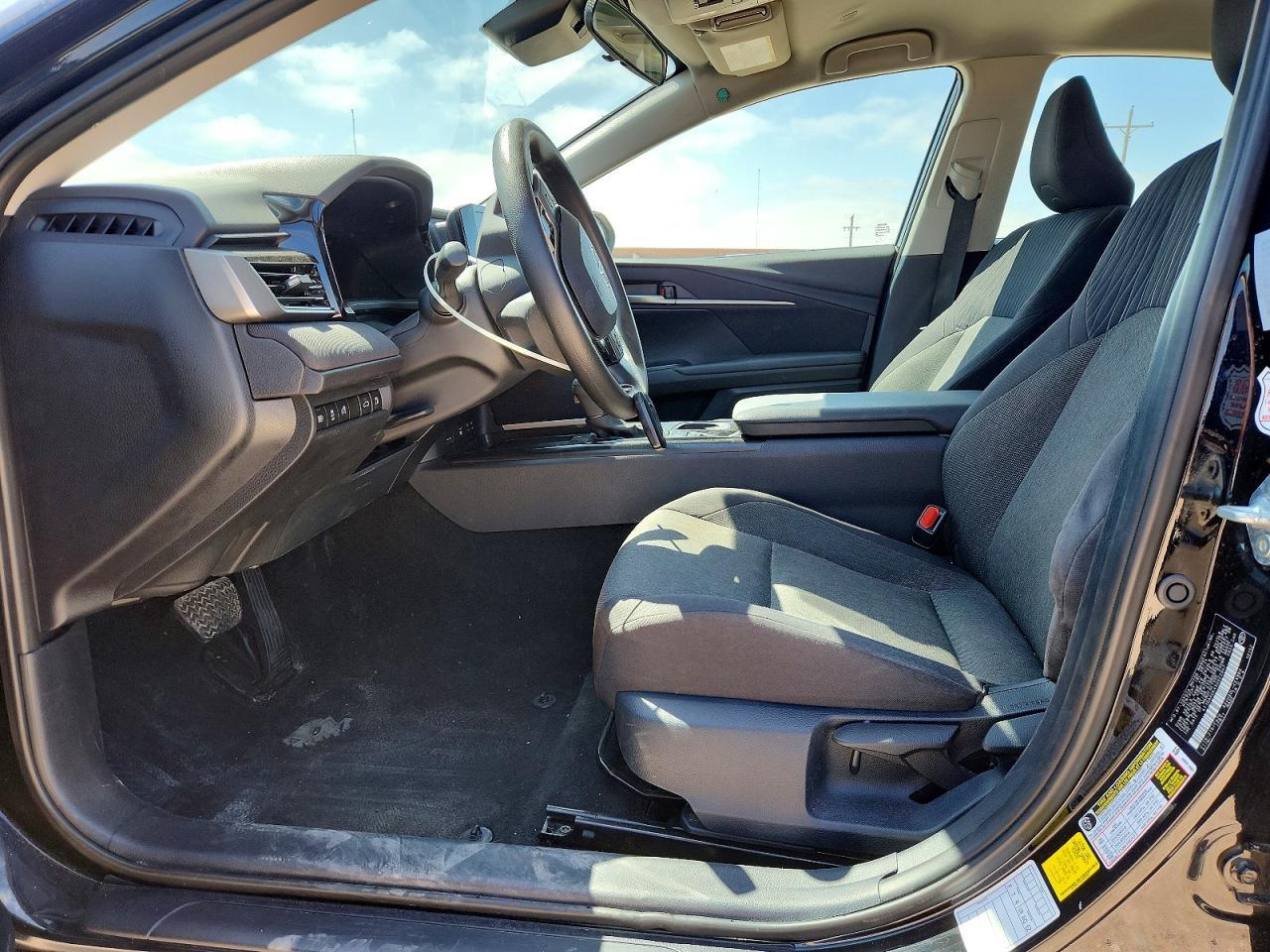 2025 Toyota Camry Le - Image 7