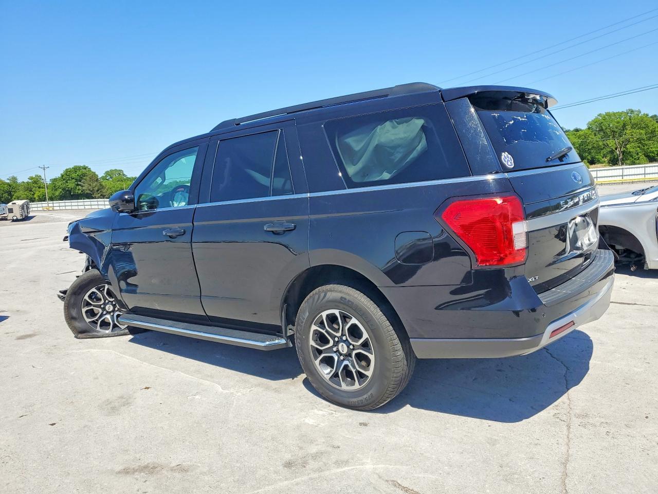 2023 Ford Expedition Xlt - Фото 2