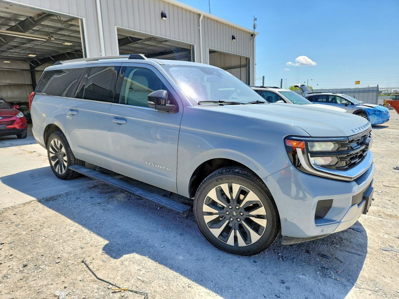 2025 Ford Expedition Max Platinum - Image 4