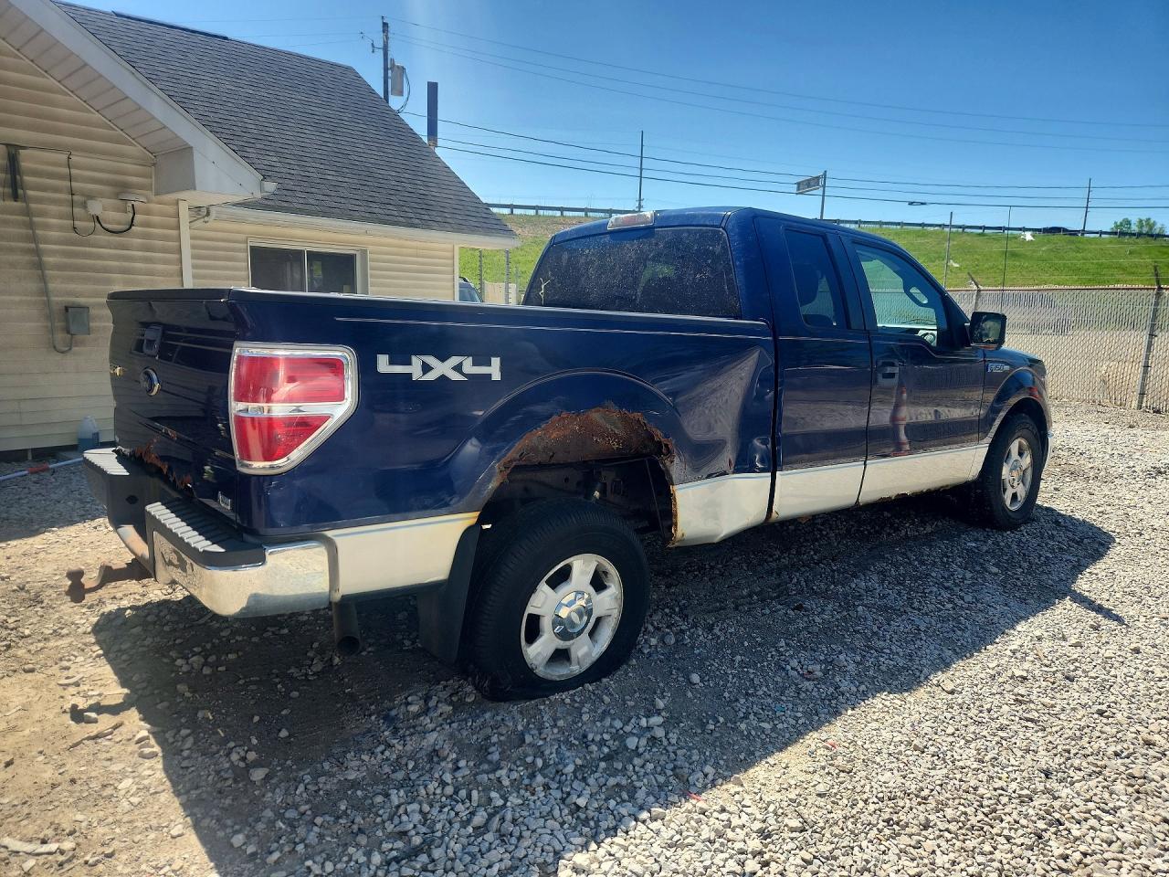 2010 Ford F150 Super Cab - Фото 3