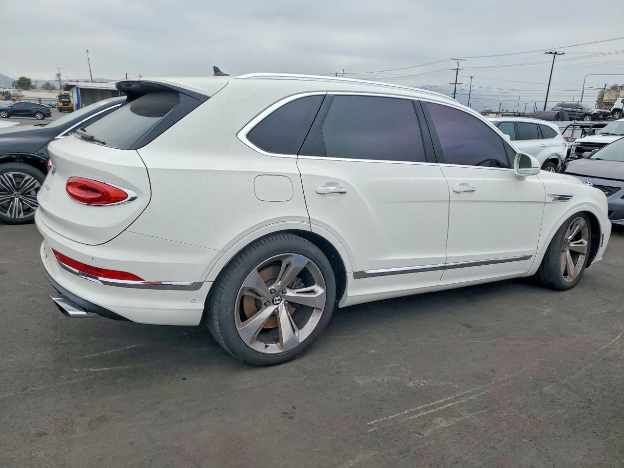 2023 Bentley Bentayga - Фото 3