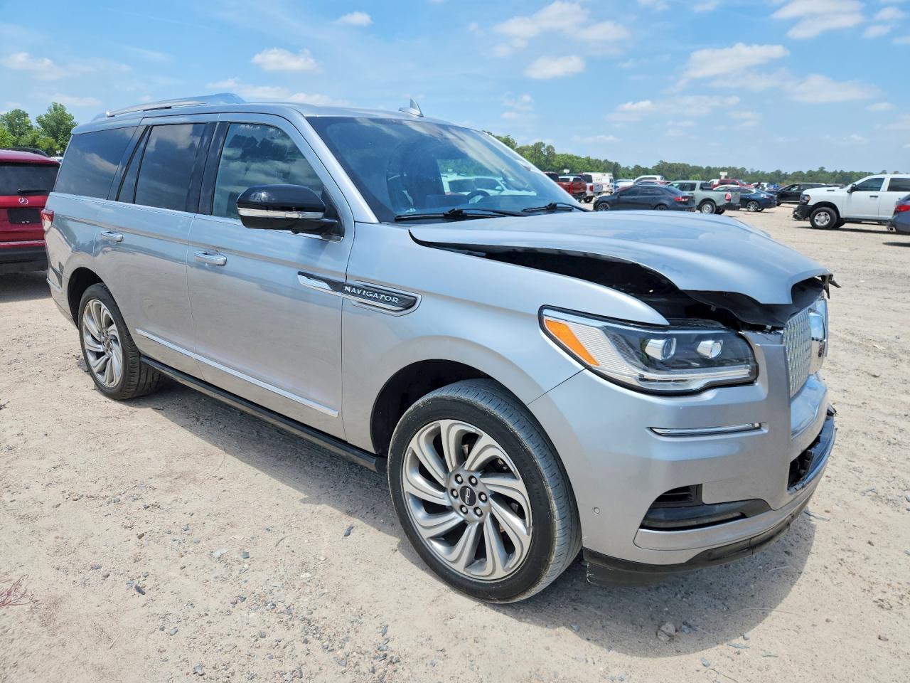 2022 Lincoln Navigator Reserve - Image 4