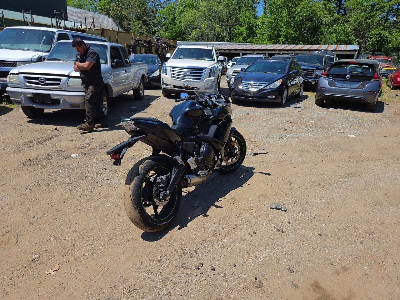 2019 Kawasaki Ex650 J - Image 4