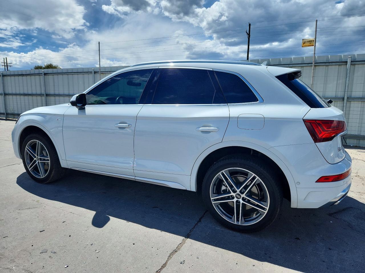 2021 Audi Q5 E Prestige - Фото 2