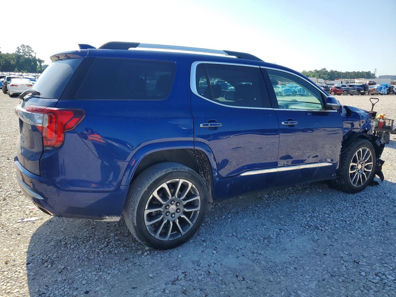 2023 GMC Acadia - Image 3