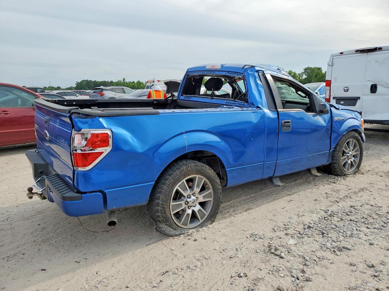 2014 Ford F150 - Фото 3