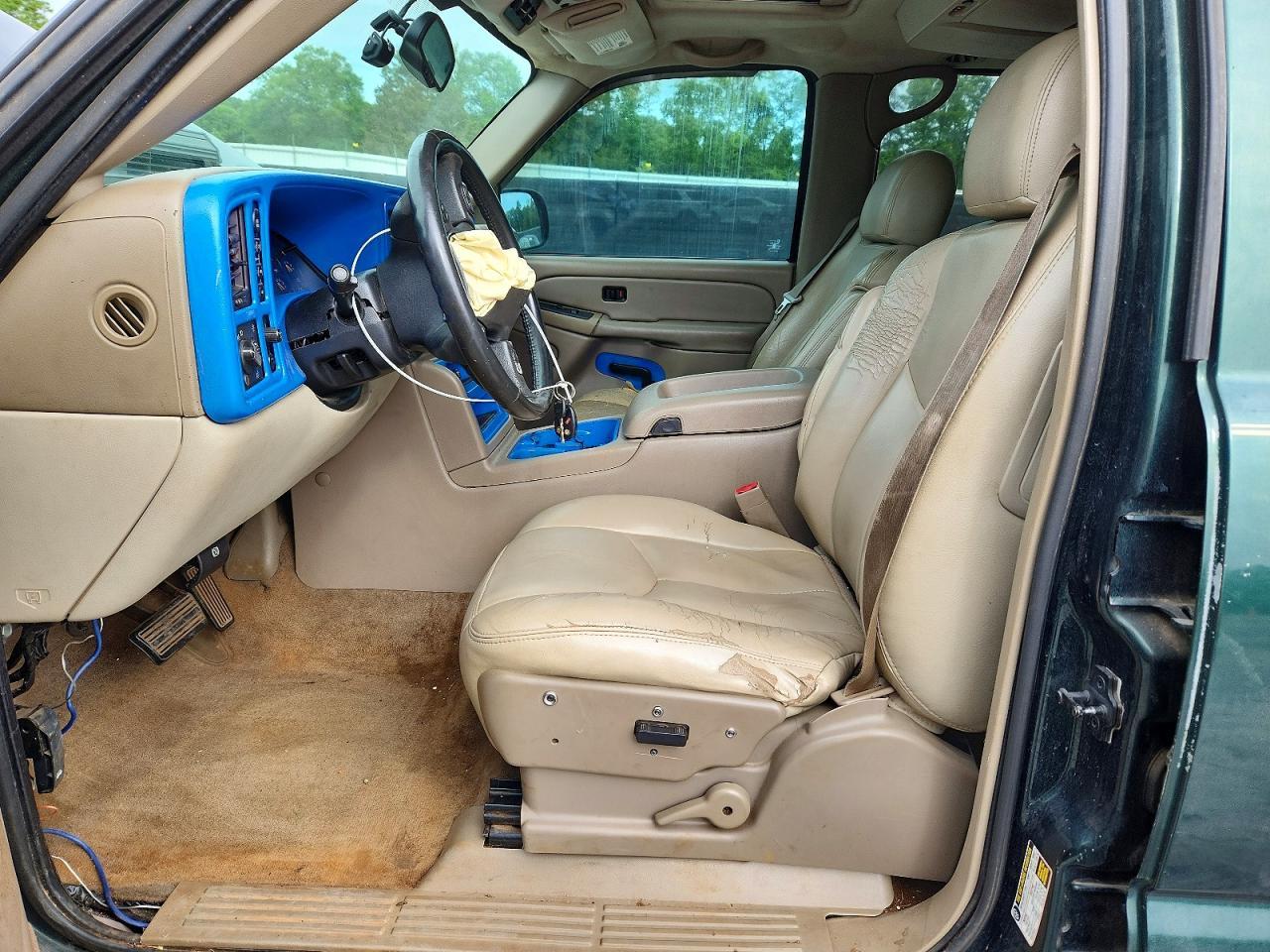 2004 Chevrolet Tahoe - Image 7