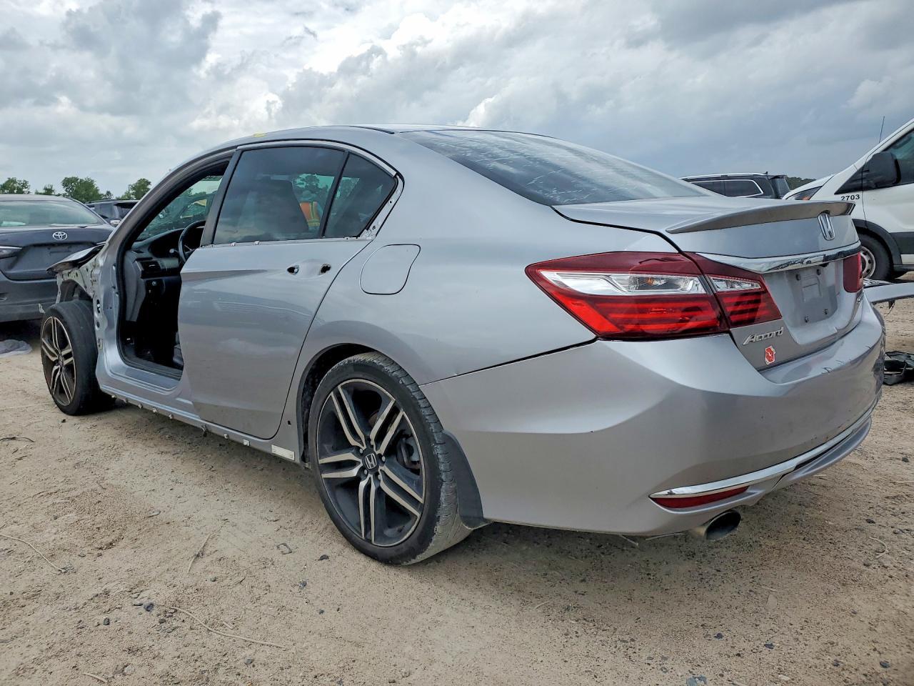 2017 Honda Accord Sport - Фото 2