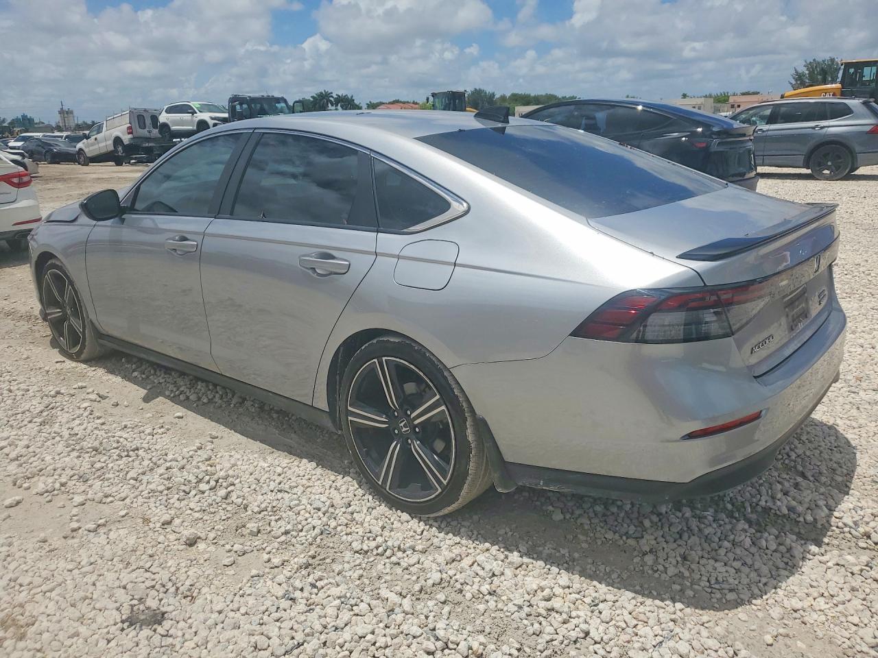 2023 Honda Accord Hybrid Sport - Image 2