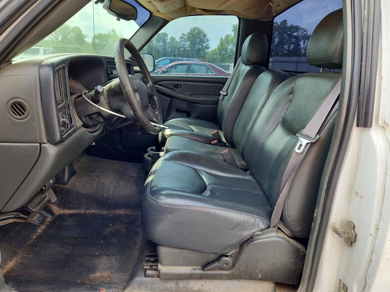 2004 Chevrolet Silverado C1500 - Image 7