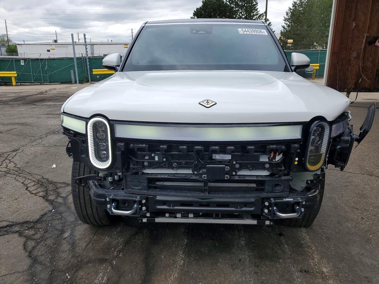 2023 Rivian R1S Adventure - Фото 5