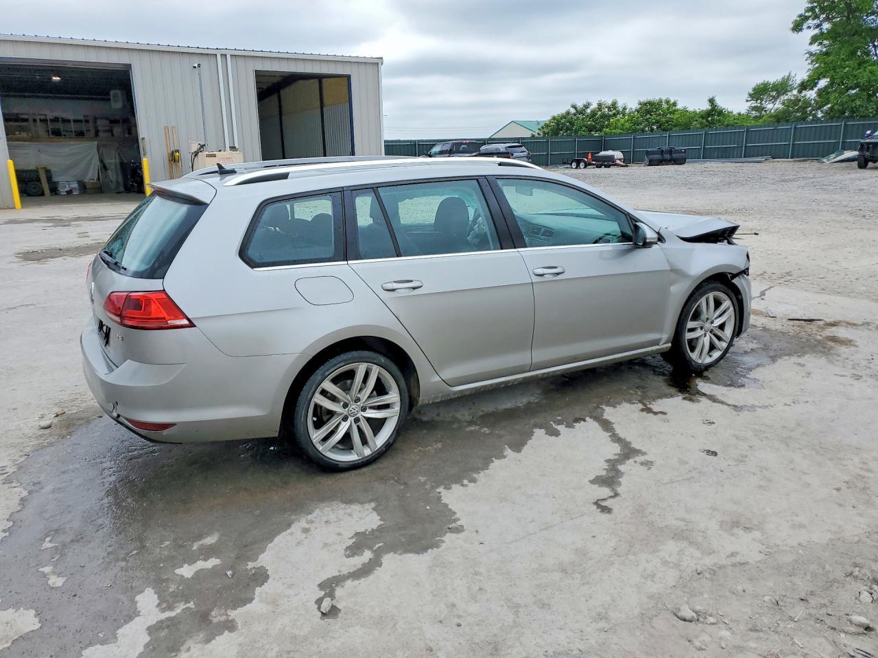 2016 Volkswagen Golf Sportwagen S - Фото 3