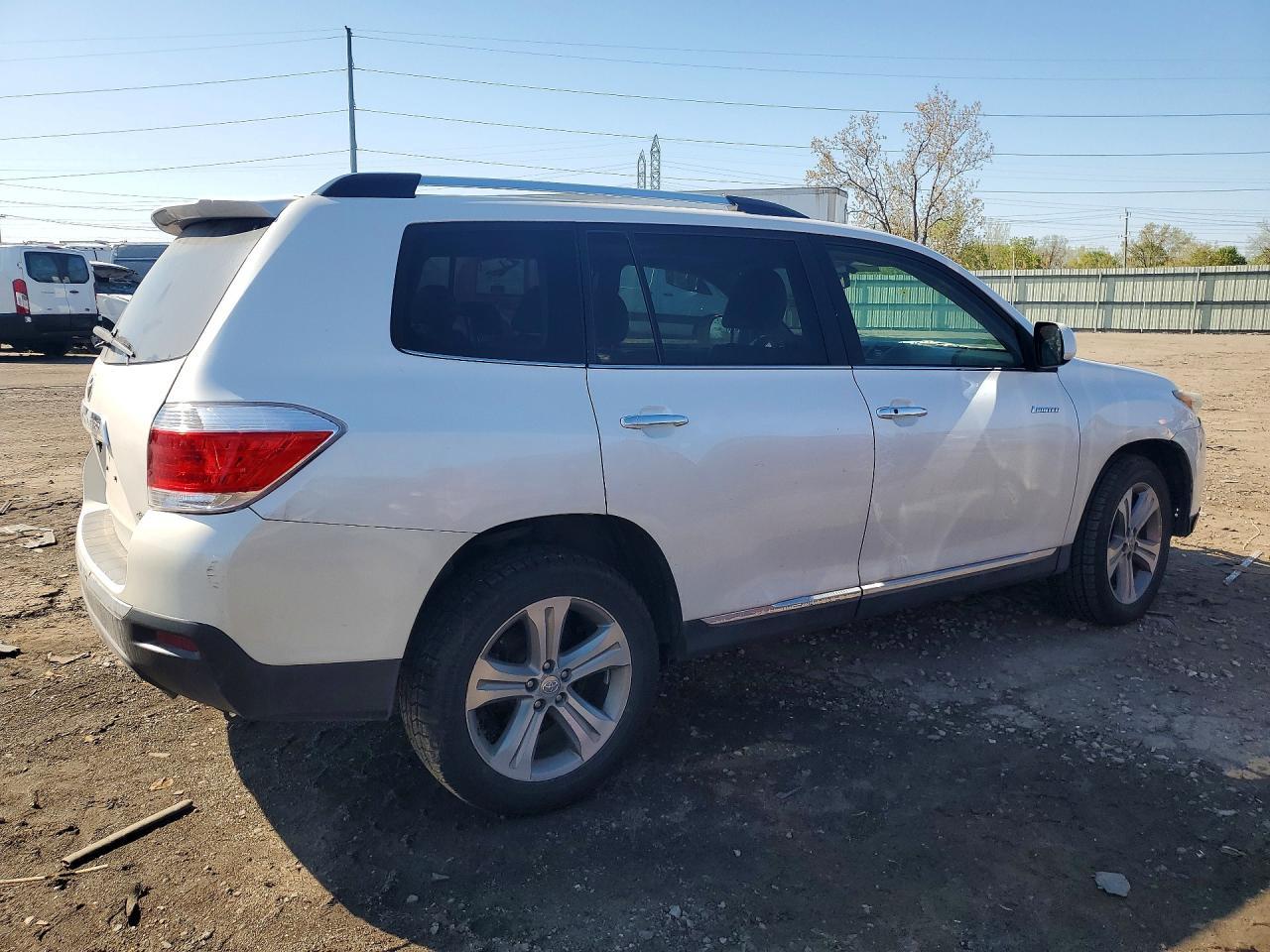 2011 Toyota Highlander Limited - Image 3