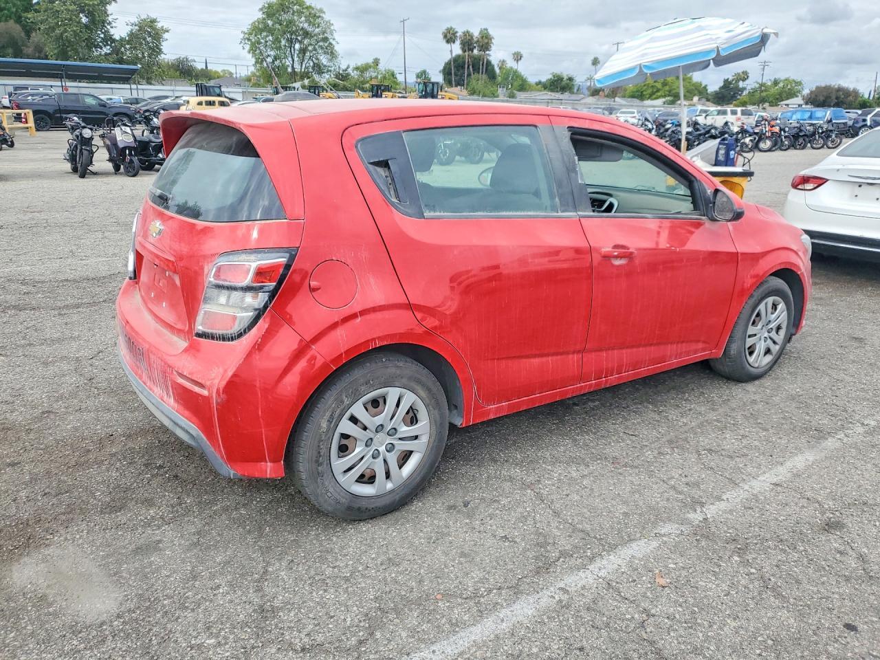 2020 Chevrolet Sonic - Фото 3