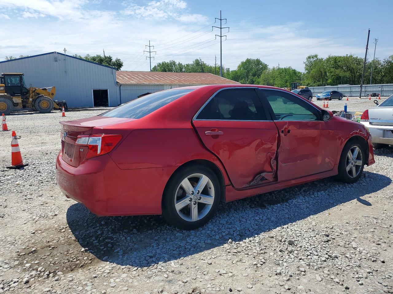 2014 Toyota Camry - Фото 3