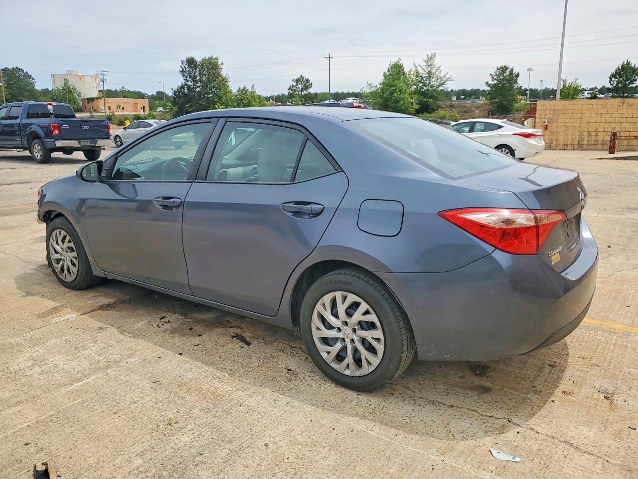 2018 Toyota Corolla Le - Image 2