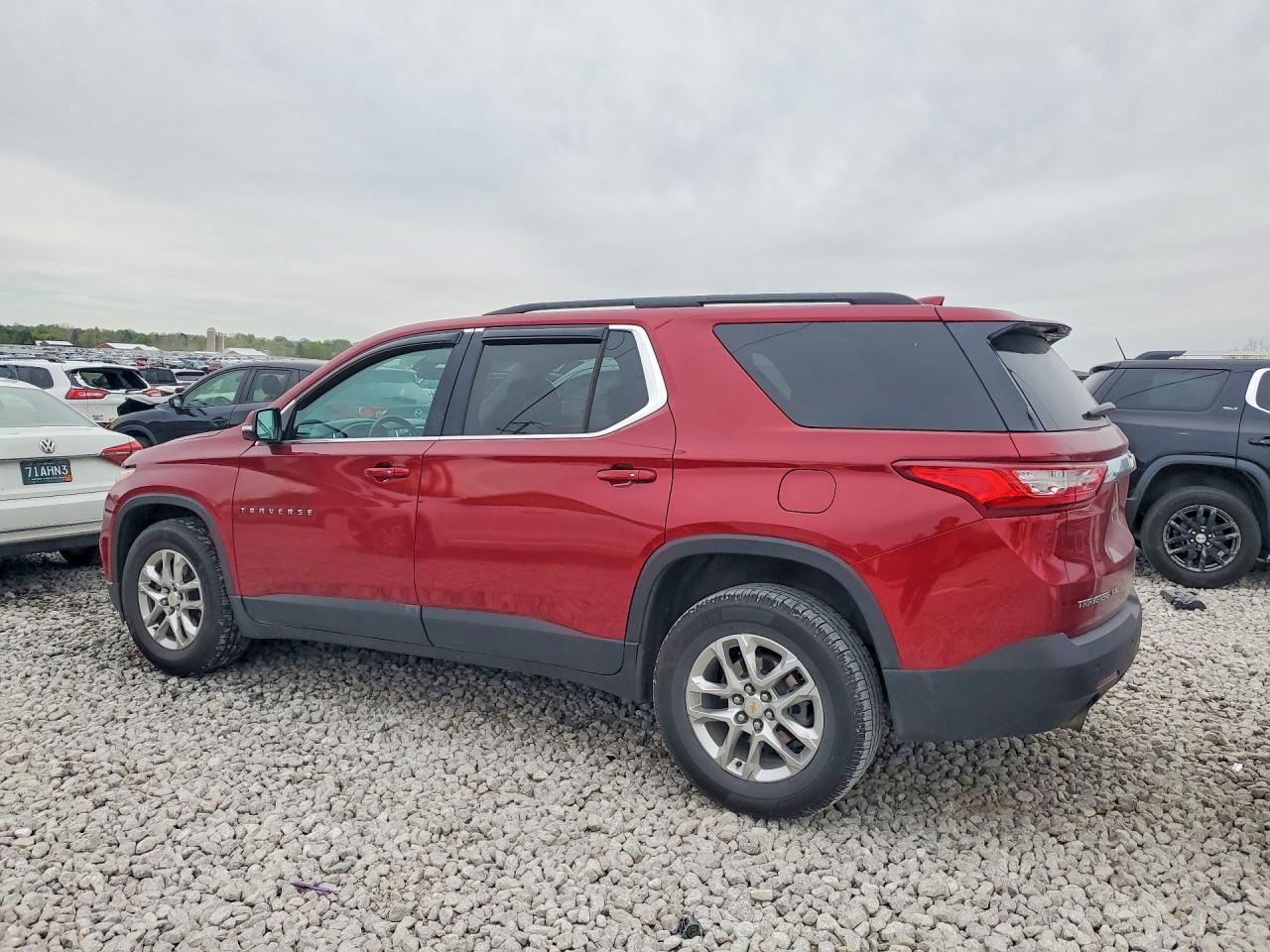 2020 Chevrolet Traverse Lt - Image 2