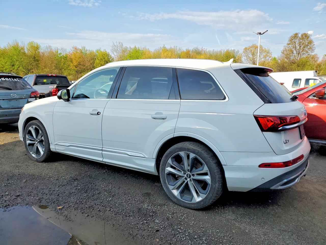 2020 Audi Q7 Prestige - Image 2