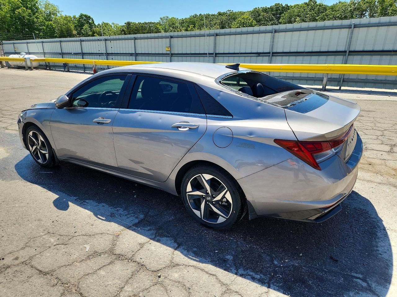 2023 Hyundai Elantra Limited - Фото 2