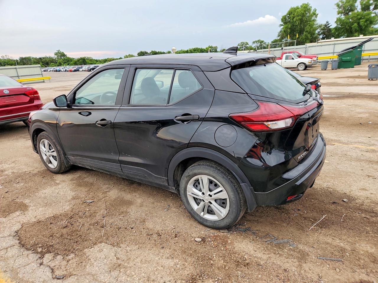 2023 Nissan Kicks S - Image 2