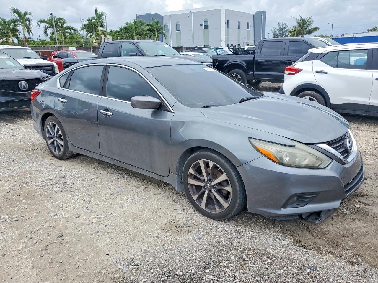 2016 Nissan Altima 2.5 Sr - Image 4