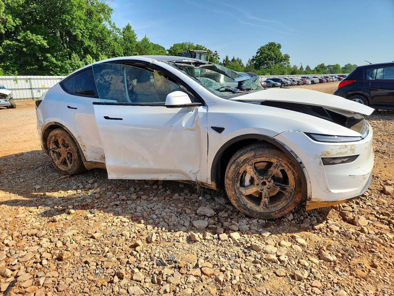 2026 Tesla Model Y - Фото 4