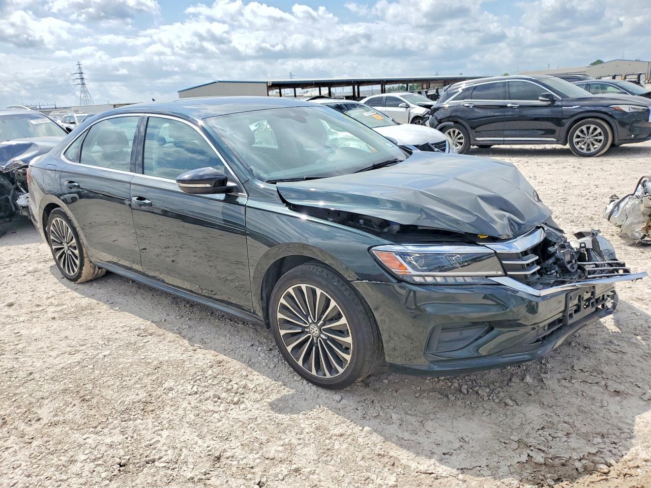 2022 Volkswagen Passat Limited Edition - Фото 4