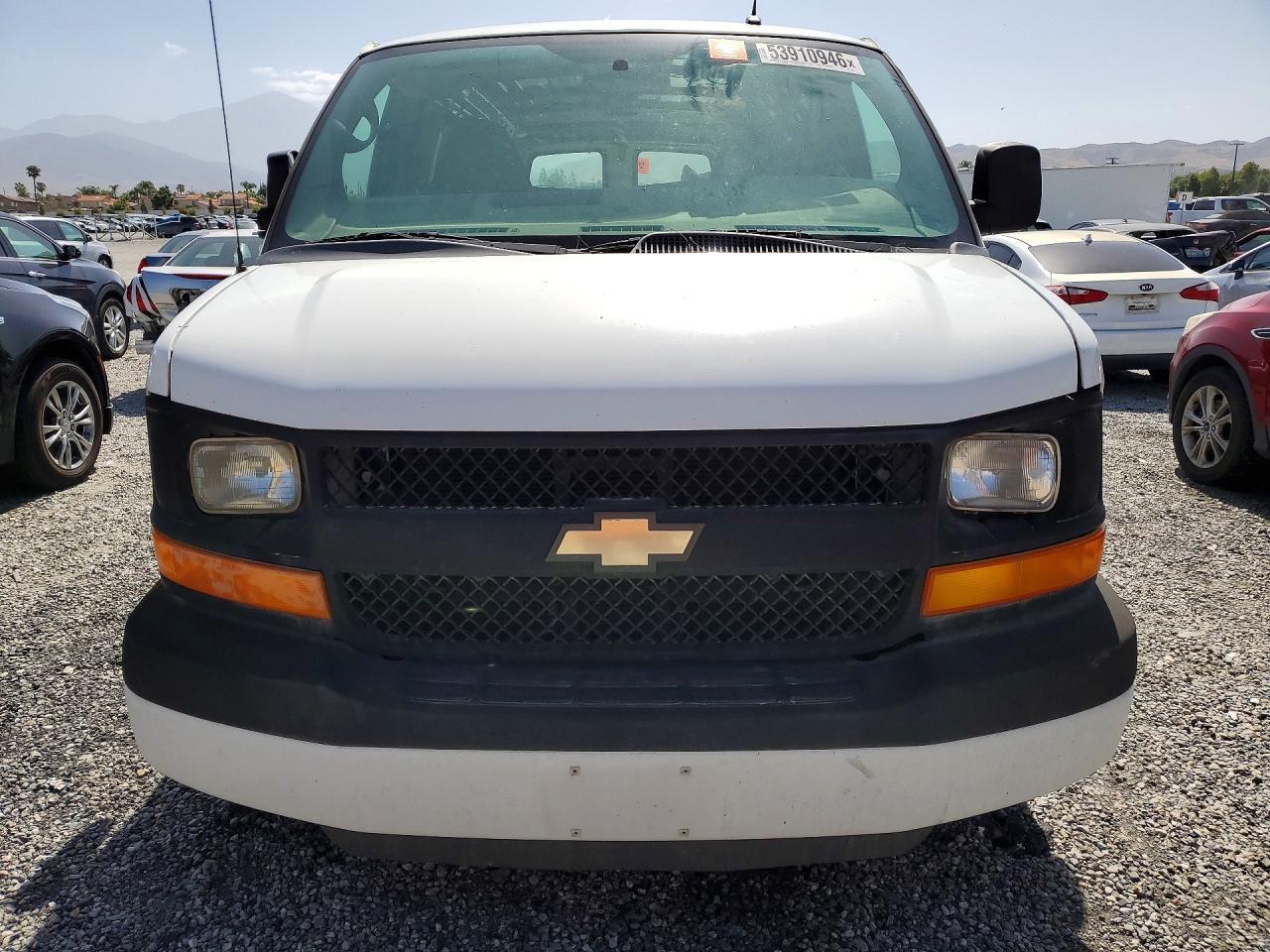 2015 Chevrolet Express 2500 Cargo Delivery Van - Фото 5