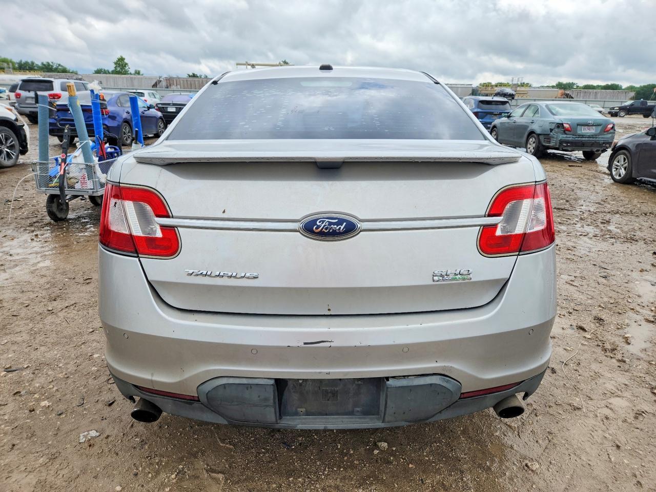 2010 Ford Taurus Sho - Image 6