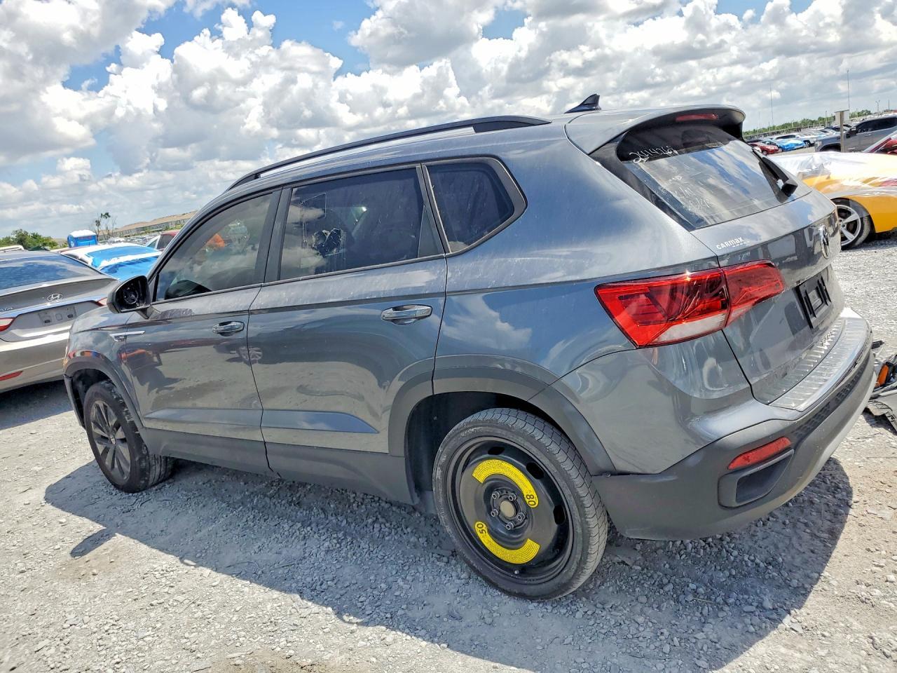 2023 Volkswagen Taos S - Фото 2
