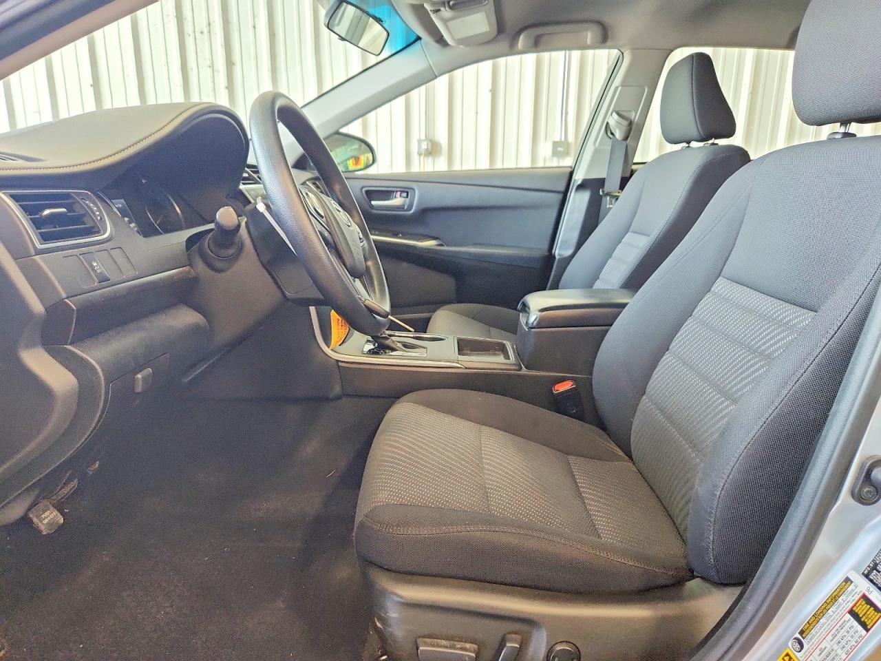 2017 Toyota Camry Le - Фото 7