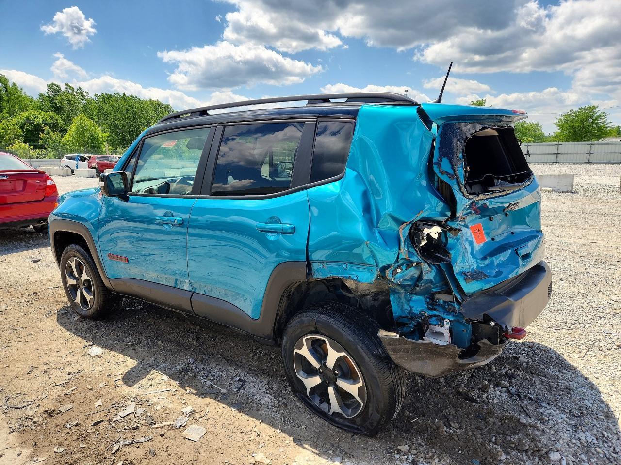 2022 Jeep Renegade Trailhawk - Image 2